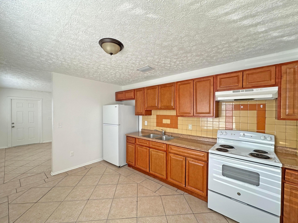 1107 N 21st Street - Photo 10