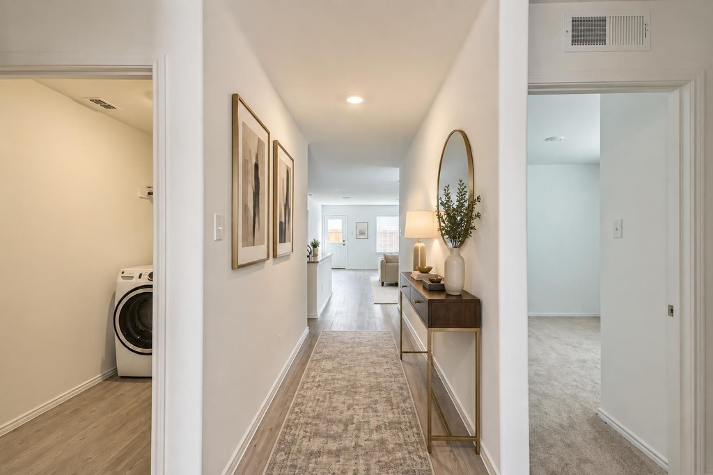 7904 Thornton Drive - Photo 4