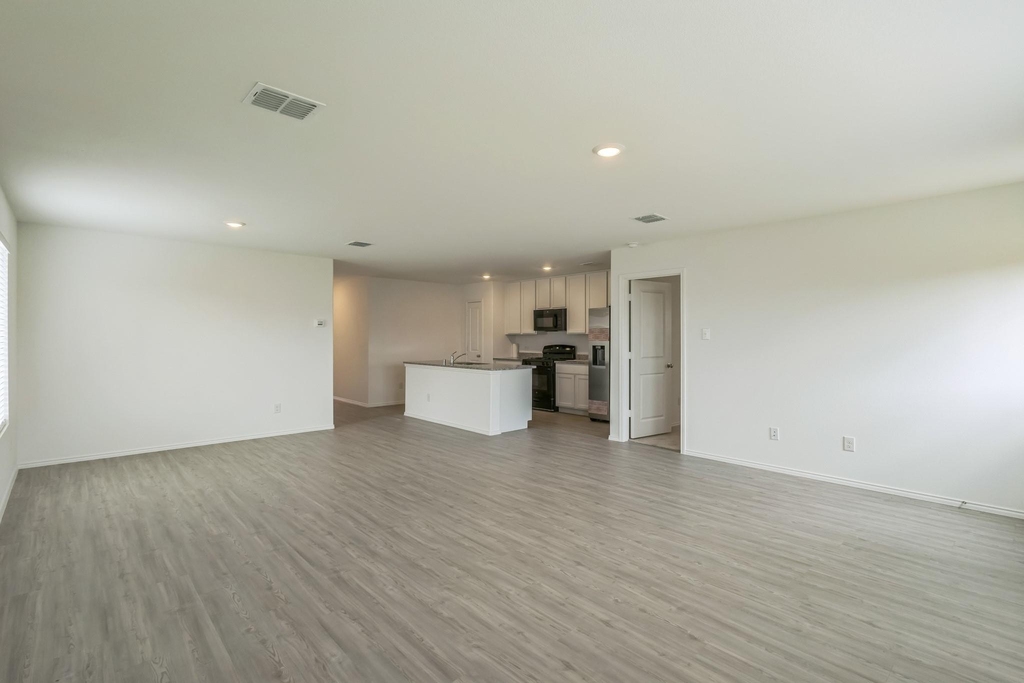 7904 Thornton Drive - Photo 9