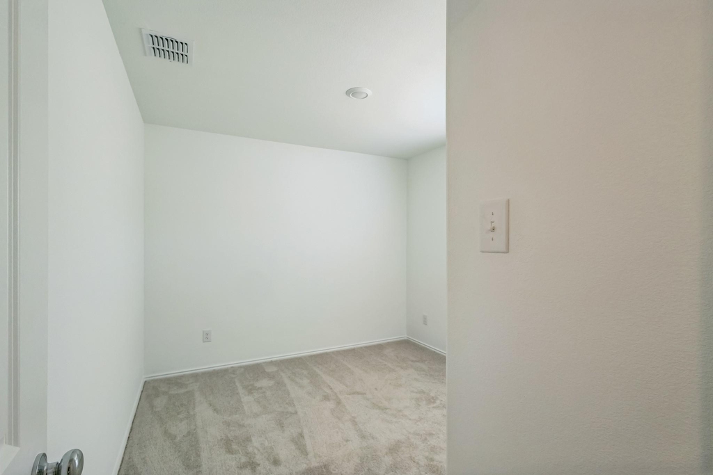 7904 Thornton Drive - Photo 20