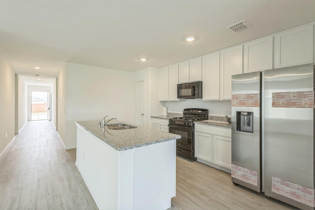 7904 Thornton Drive - Photo 7