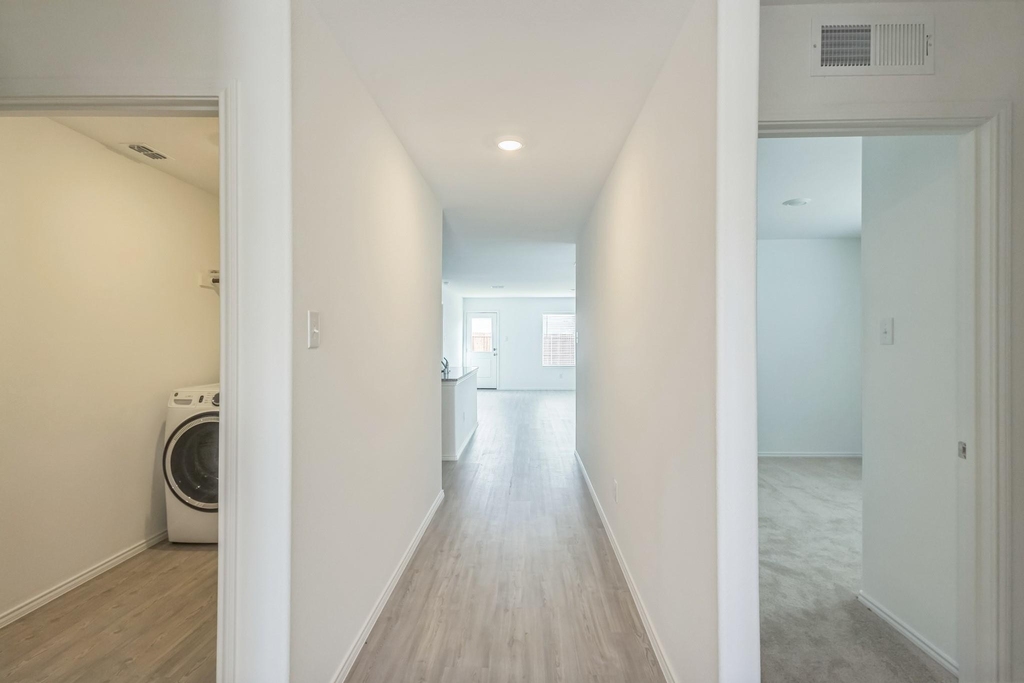 7904 Thornton Drive - Photo 5