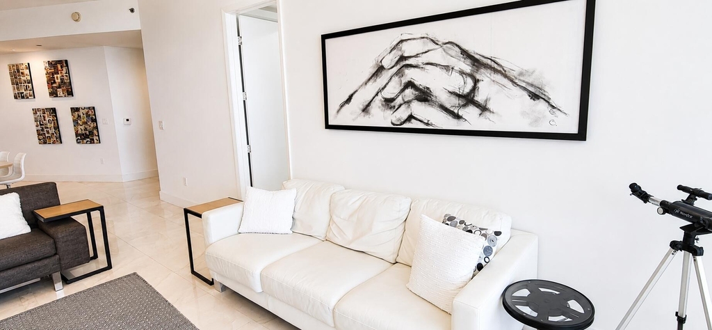 15901 Collins Avenue - Photo 3