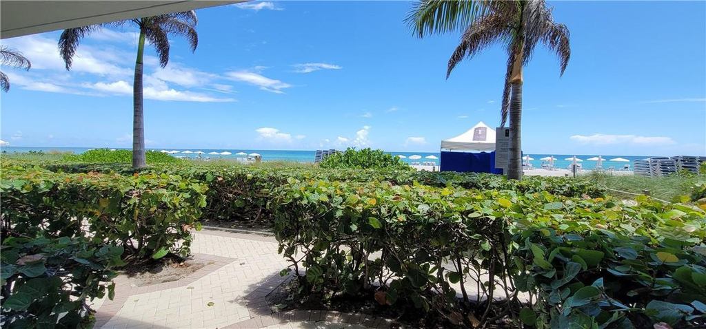 15901 Collins Avenue - Photo 21