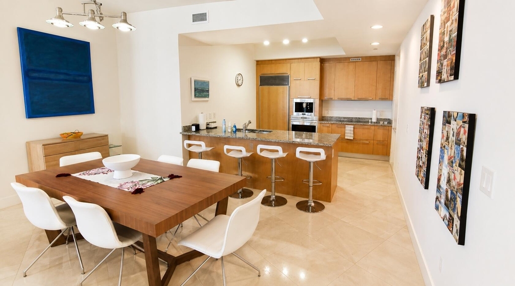 15901 Collins Avenue - Photo 2