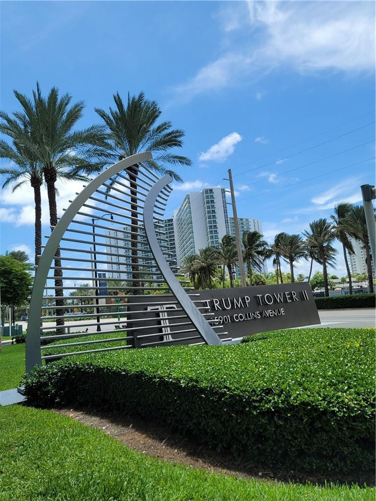 15901 Collins Avenue - Photo 35