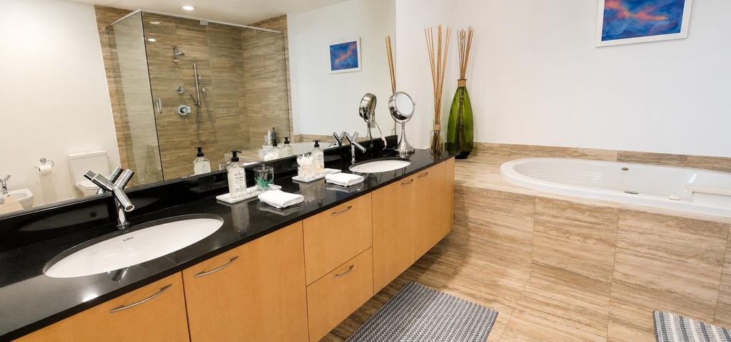 15901 Collins Avenue - Photo 12