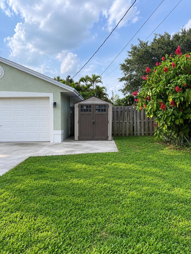 6421 Mullin Street - Photo 2