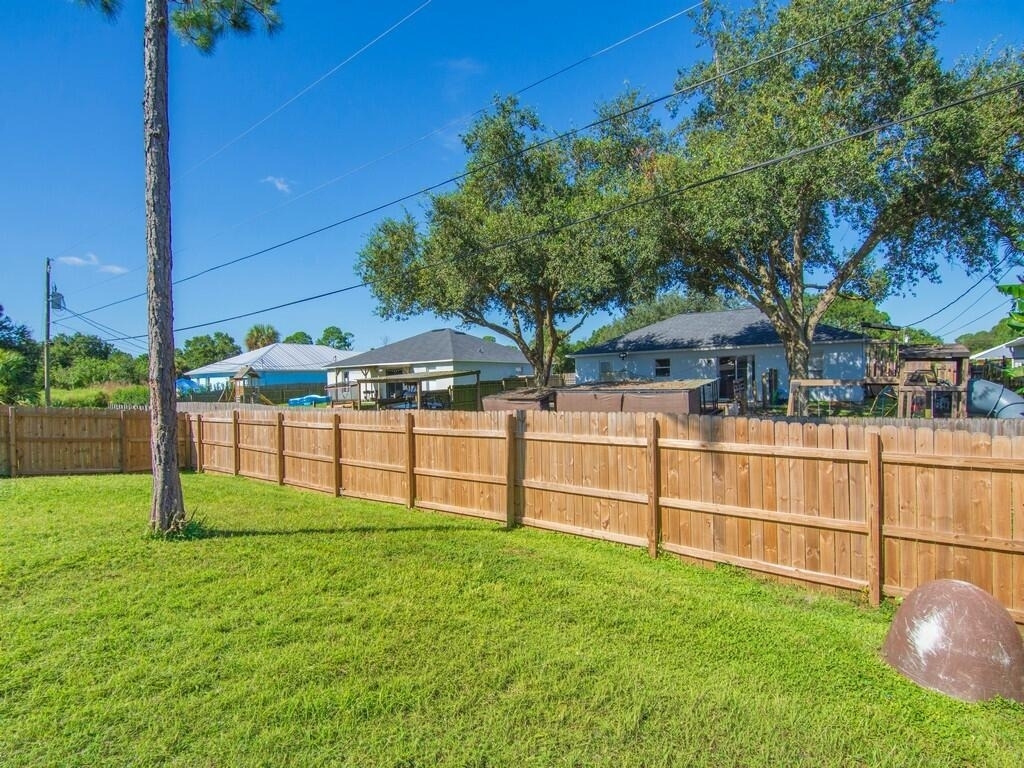 7735 101st Court - Photo 22