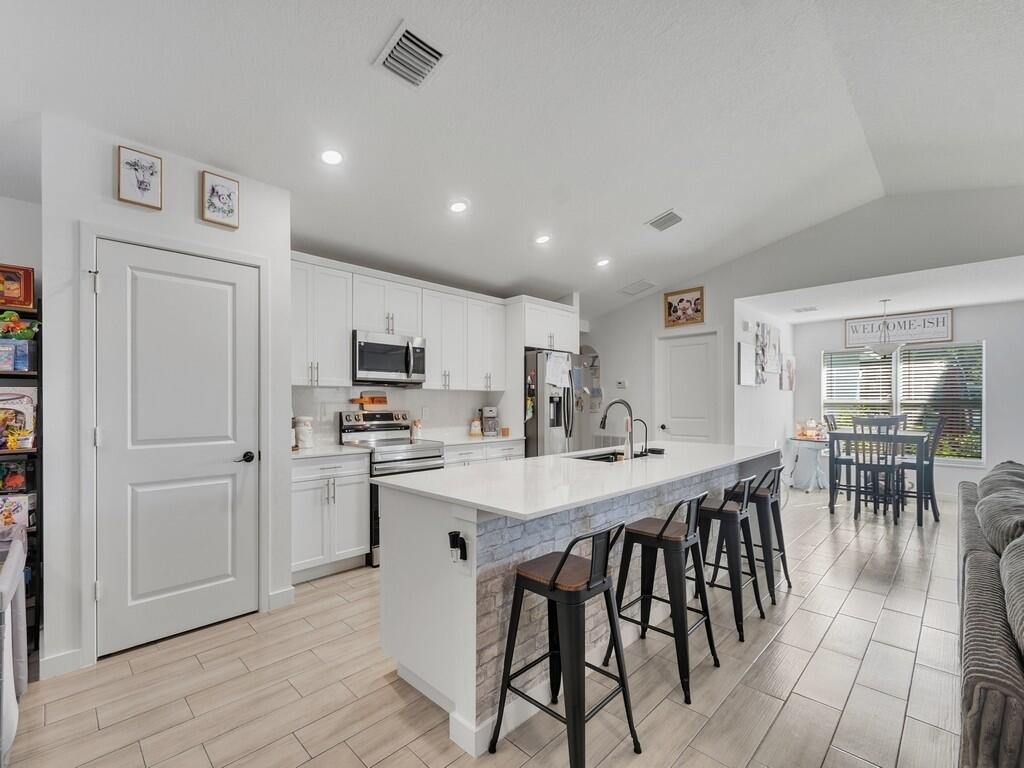 7735 101st Court - Photo 4