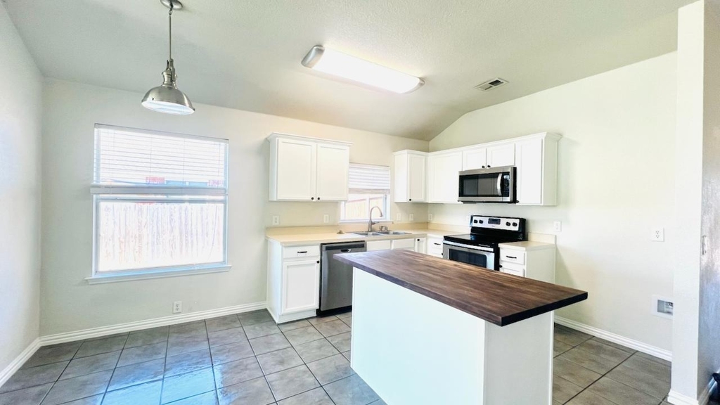 2506 Deer Run Court - Photo 9