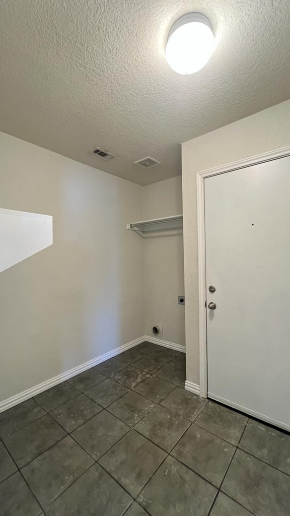 2506 Deer Run Court - Photo 23