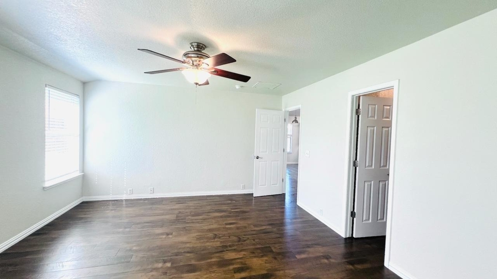 2506 Deer Run Court - Photo 12