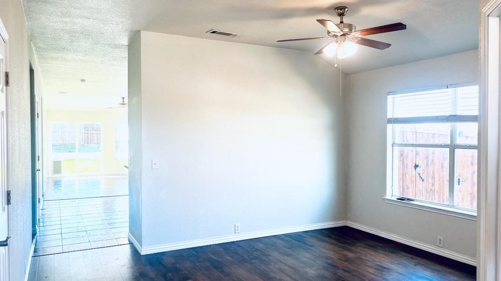 2506 Deer Run Court - Photo 3