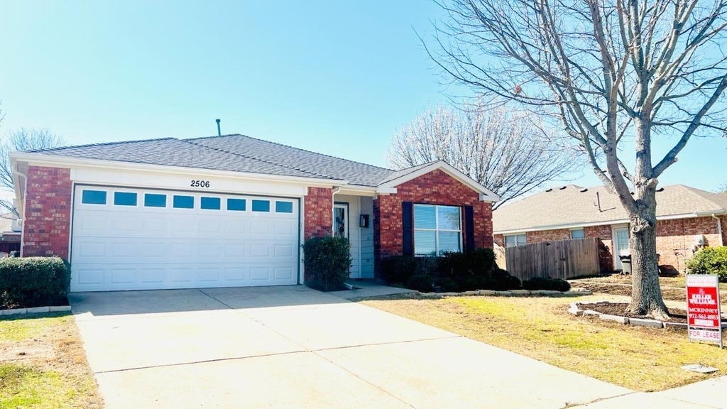 2506 Deer Run Court - Photo 0