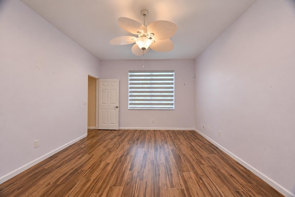 545 Nw Portofino Lane - Photo 19
