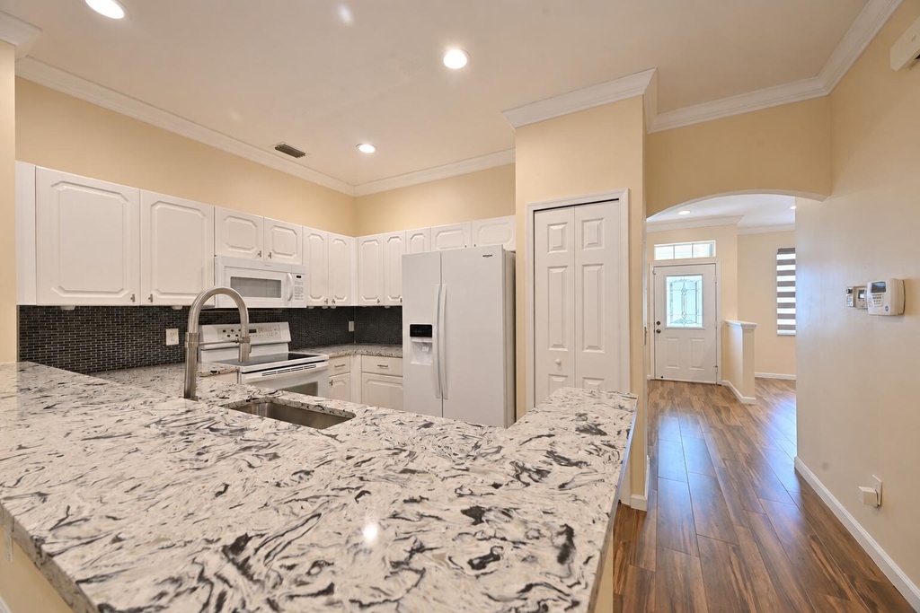 545 Nw Portofino Lane - Photo 10