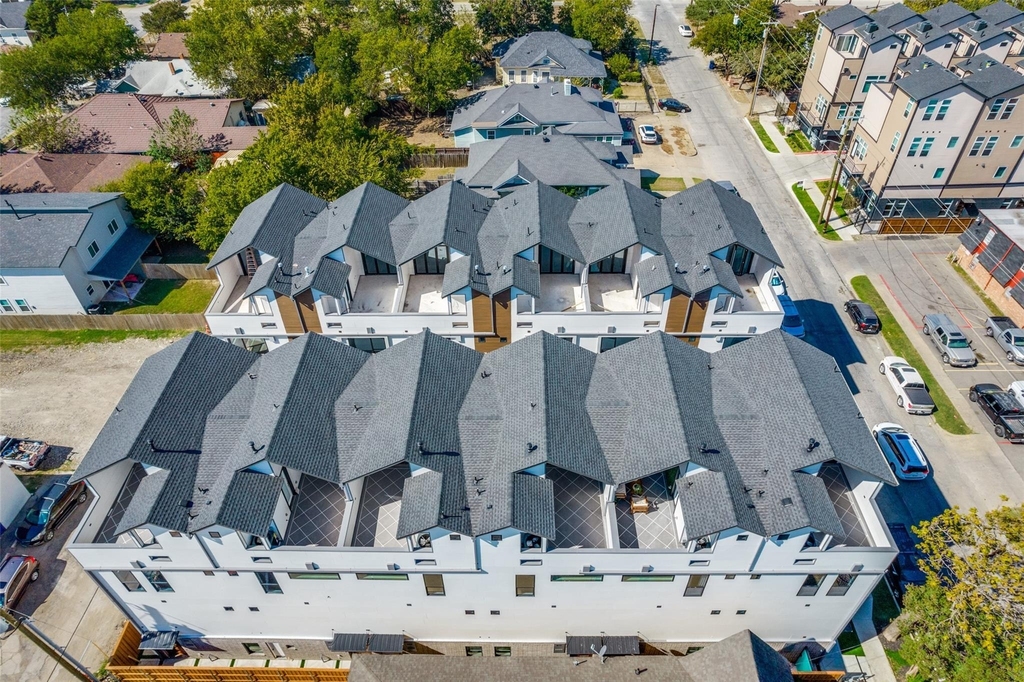 710 W 10th Street - Photo 19