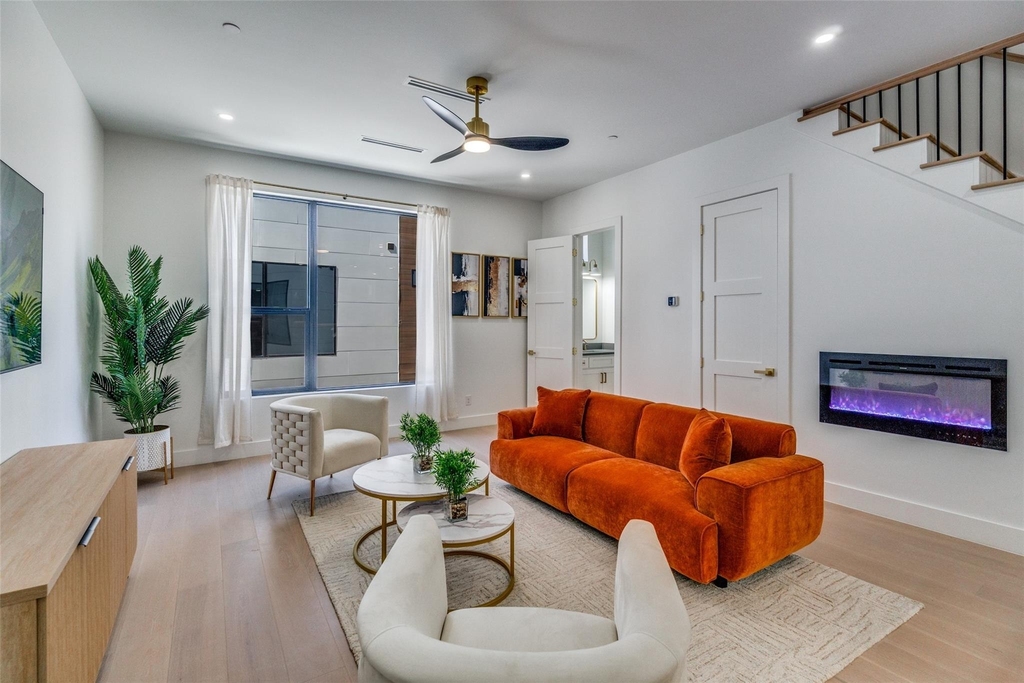 710 W 10th Street - Photo 7
