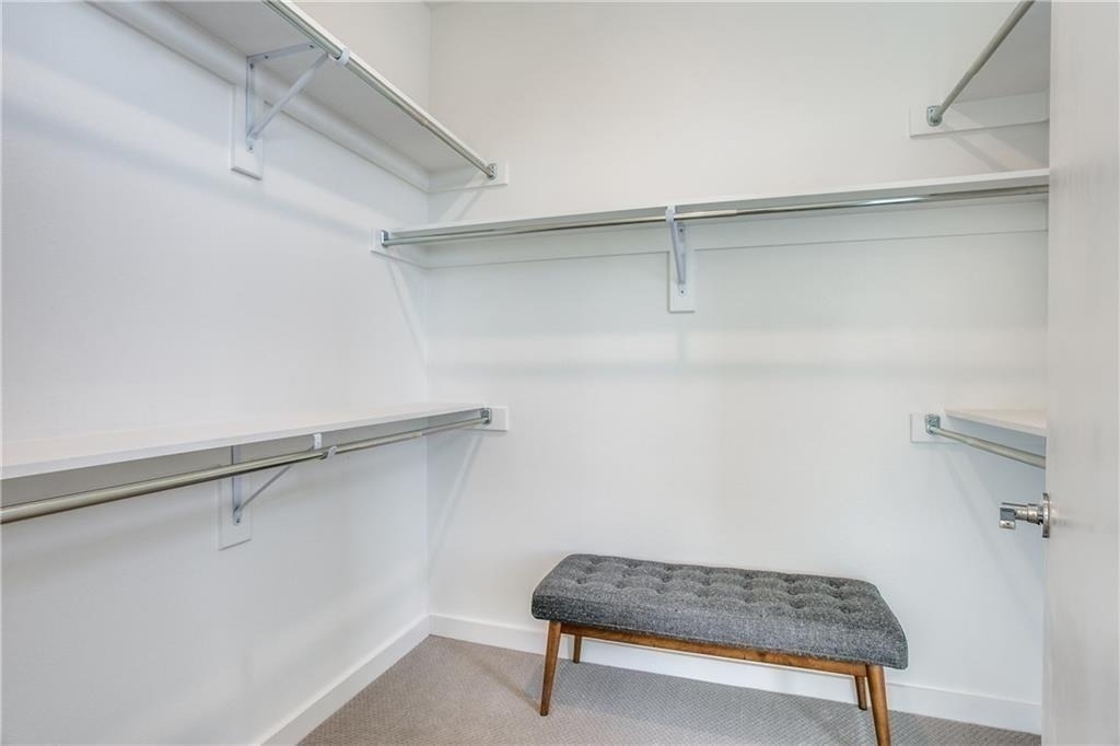 427 W 10th Street - Photo 11