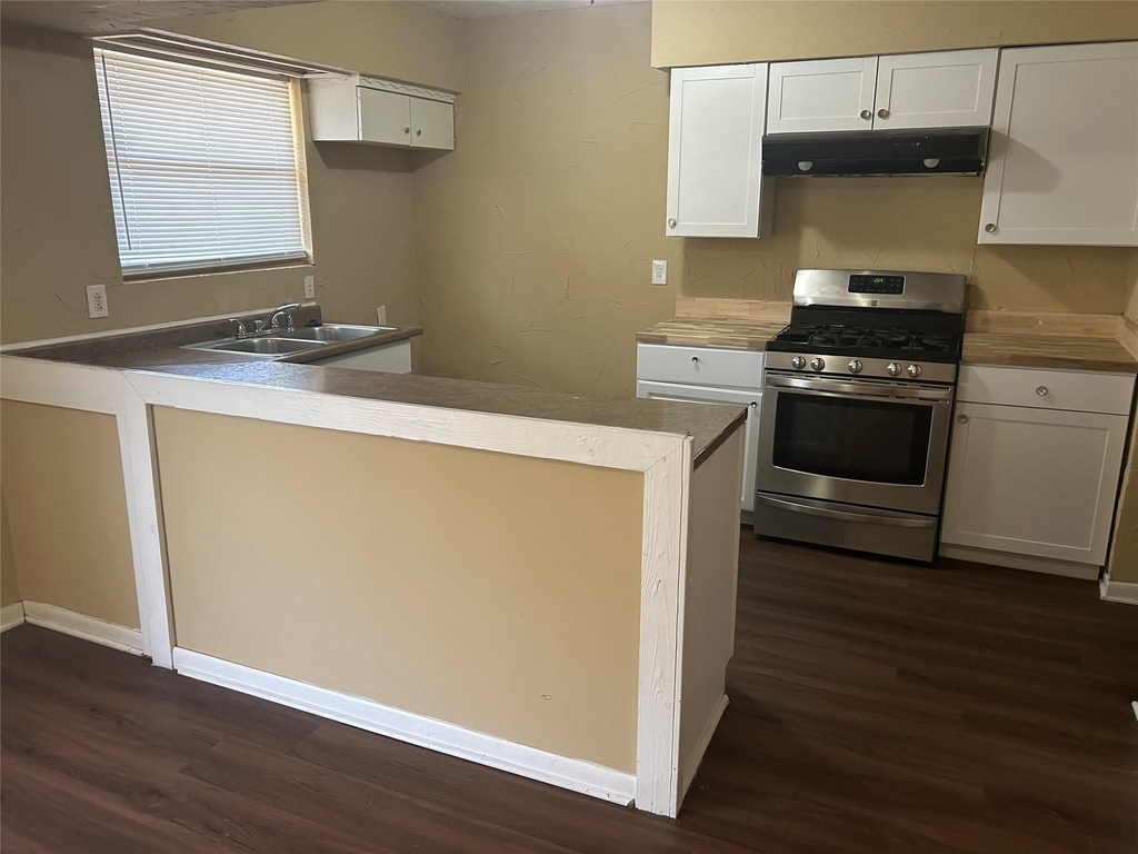 705 Lawson Drive - Photo 2
