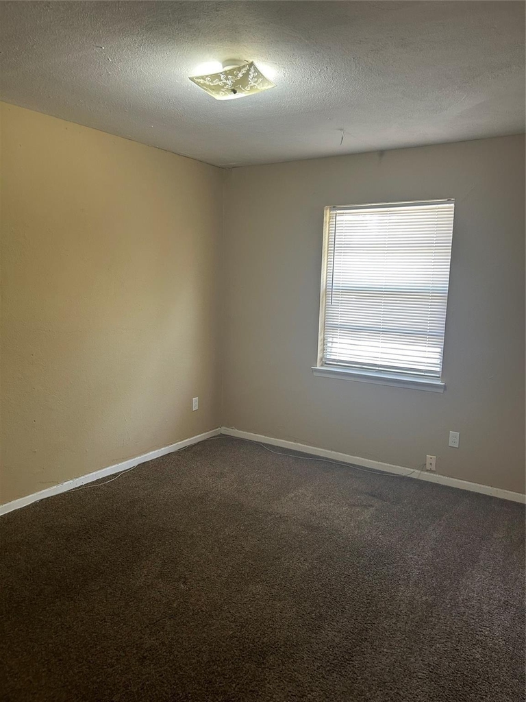705 Lawson Drive - Photo 7