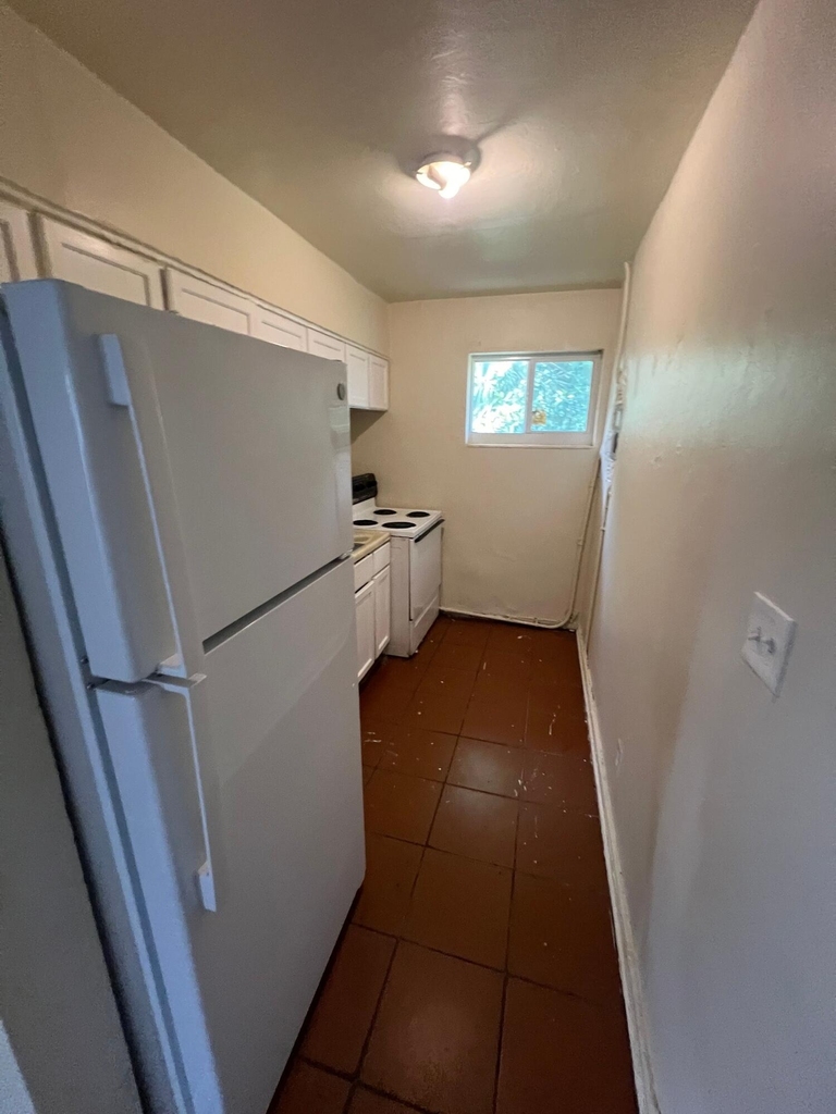 800 Nw 11th Avenue - Photo 8