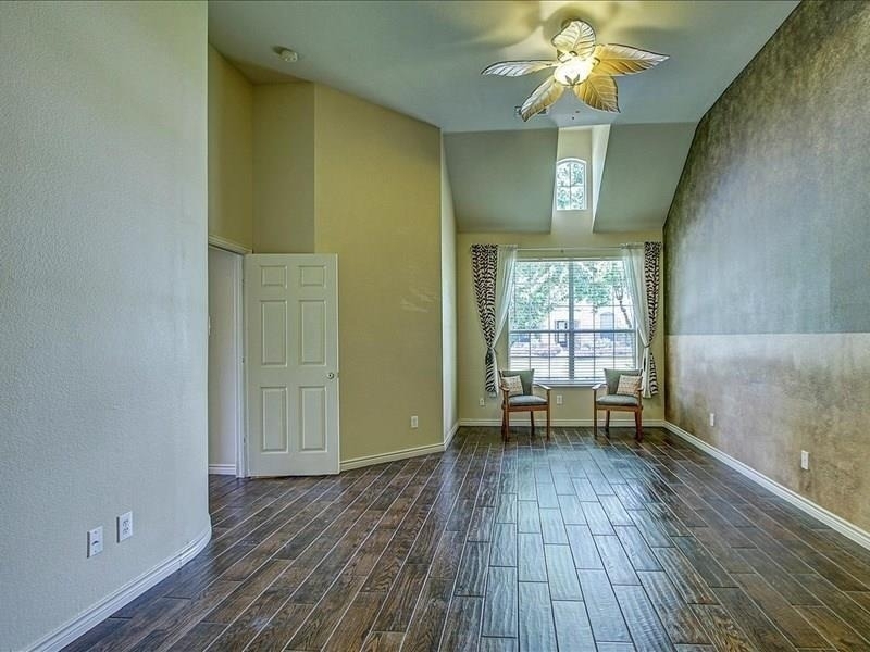 1617 Thompson Drive - Photo 5