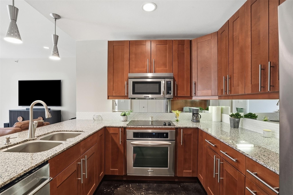 2608 Museum Way - Photo 8