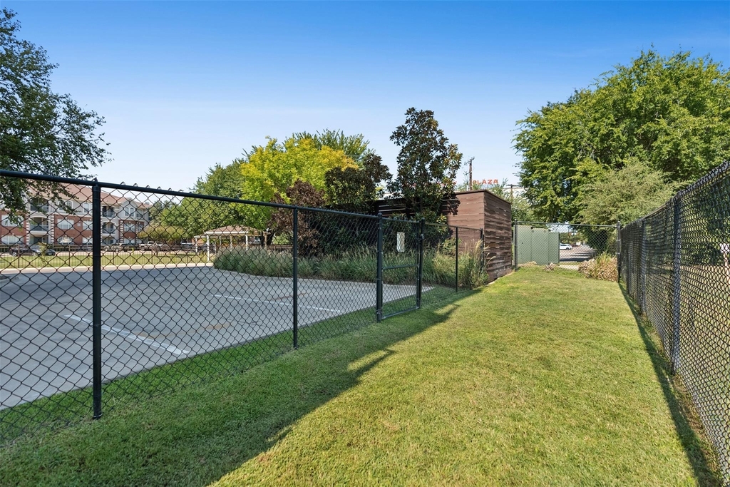 2608 Museum Way - Photo 23