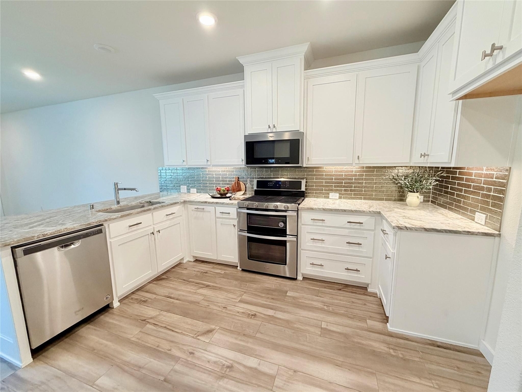 1370 Madison Avenue - Photo 3