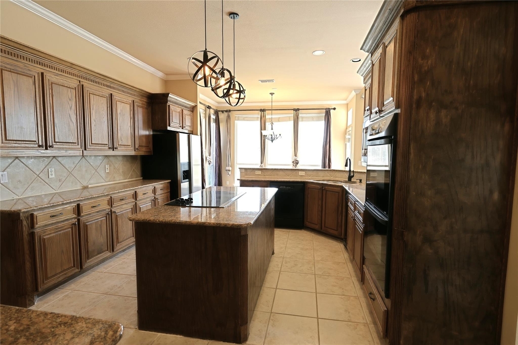 5700 Fm 424 - Photo 19