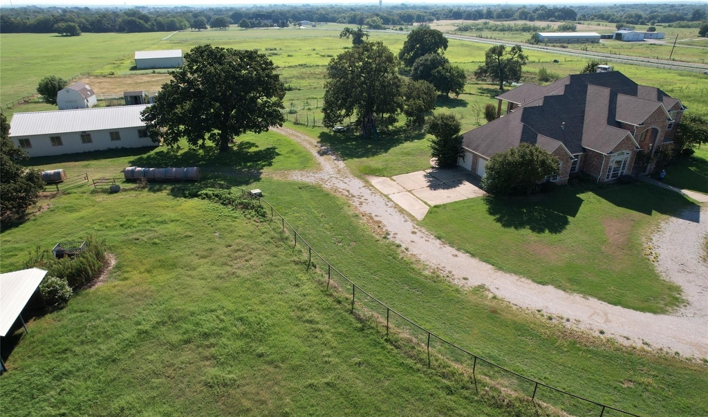 5700 Fm 424 - Photo 10