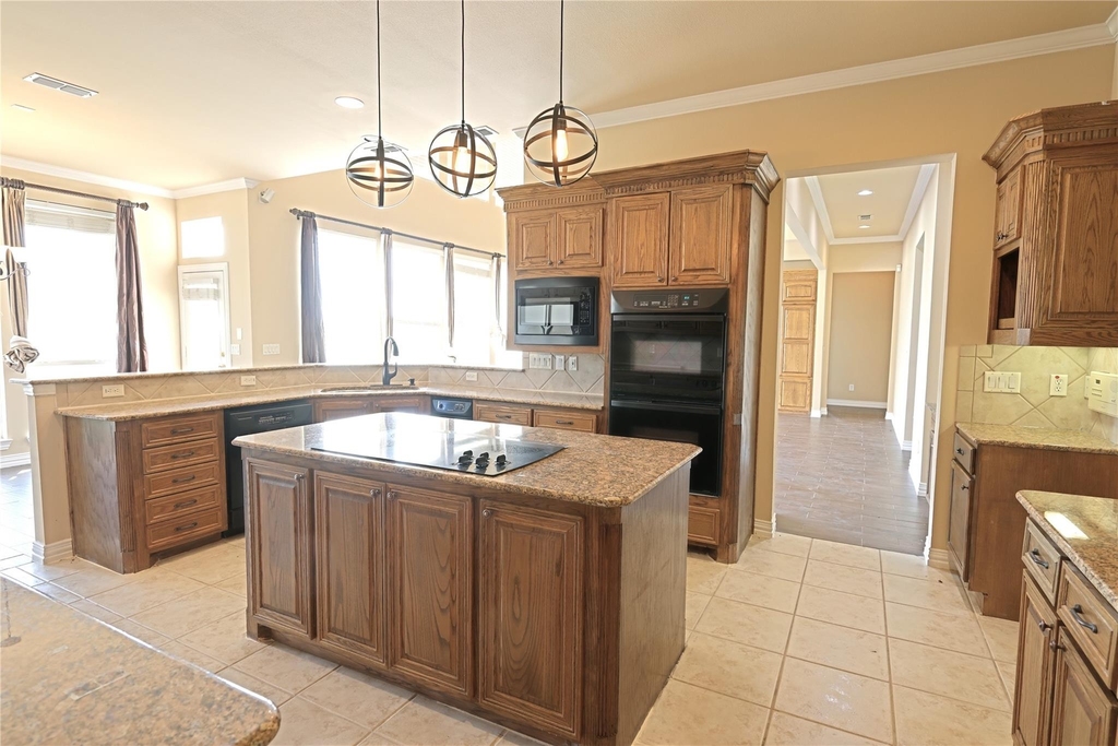5700 Fm 424 - Photo 21