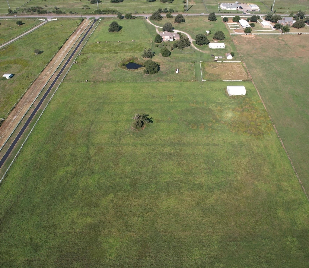 5700 Fm 424 - Photo 8