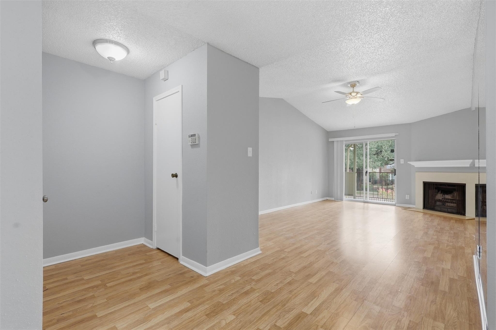 2120 El Paseo Street - Photo 0