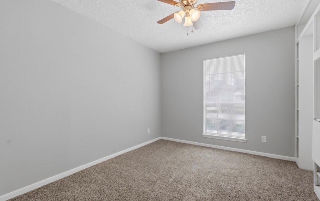 2120 El Paseo Street - Photo 7