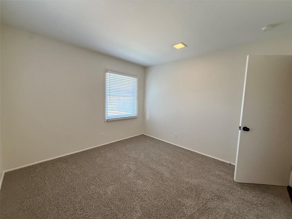 818 Fontana Avenue - Photo 12