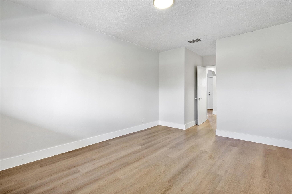 720 Ne 7th Street - Photo 23