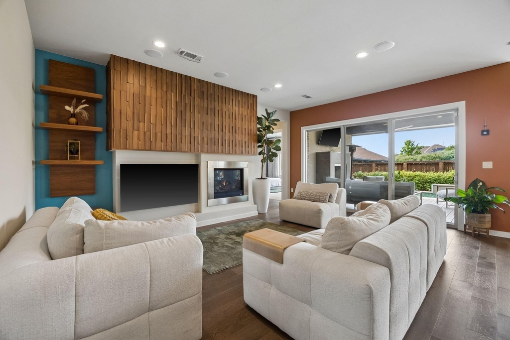 636 Benalla Drive - Photo 8