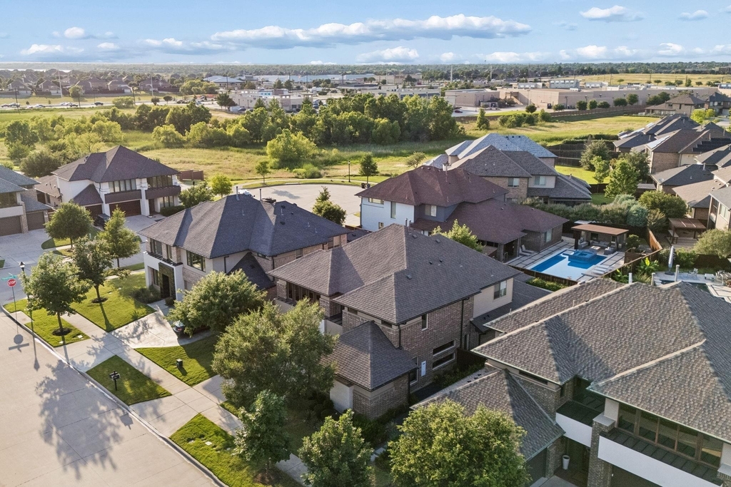 636 Benalla Drive - Photo 33