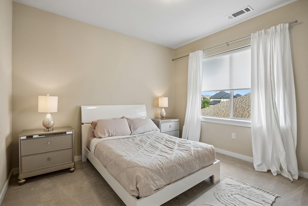 636 Benalla Drive - Photo 27