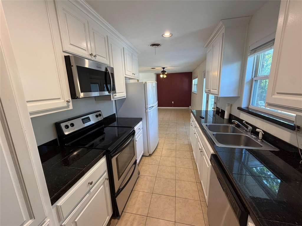 1437 W Ball Street - Photo 6