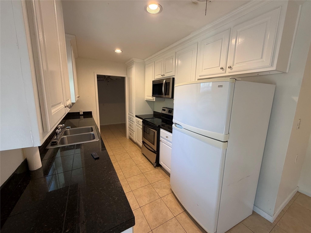 1437 W Ball Street - Photo 4