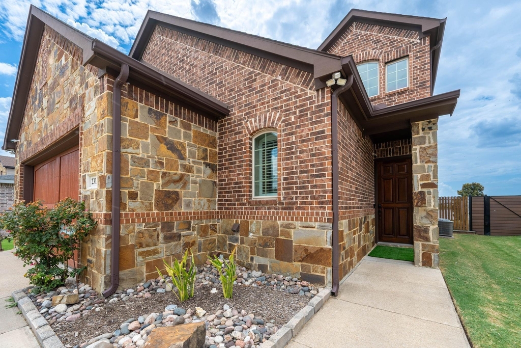 2313 Windjammer Way - Photo 2