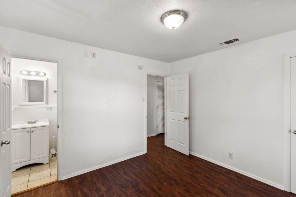 809 Helen Drive - Photo 10