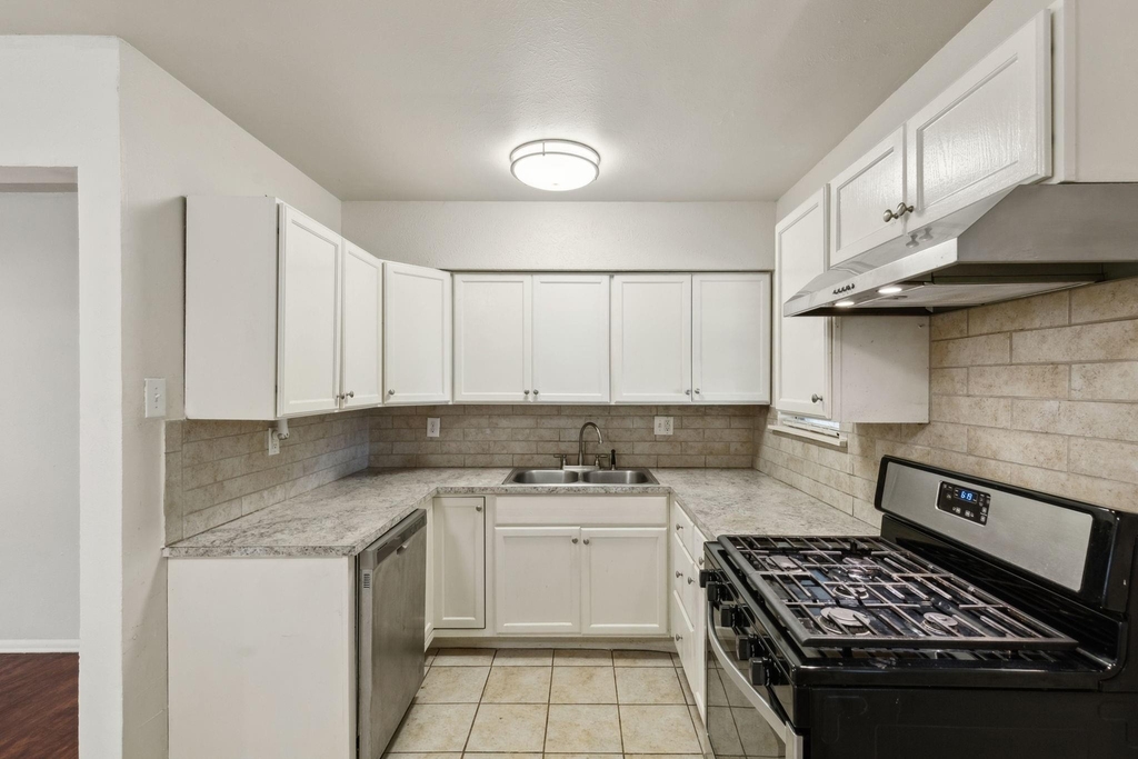 809 Helen Drive - Photo 7