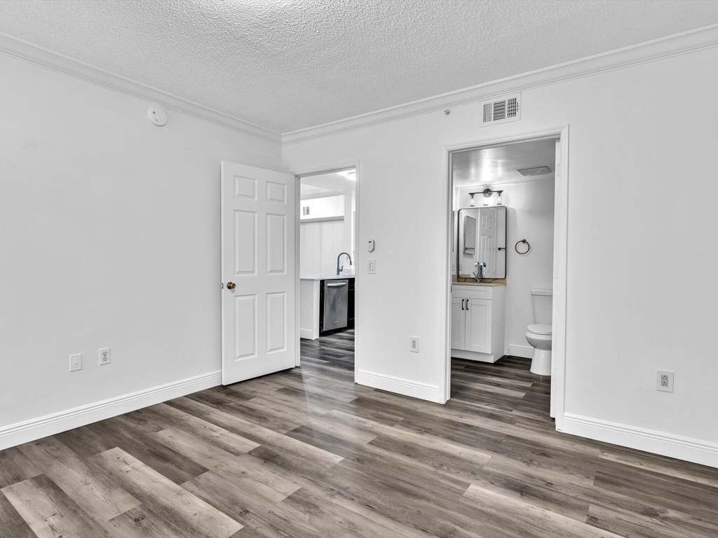 2433 Centergate Drive - Photo 33