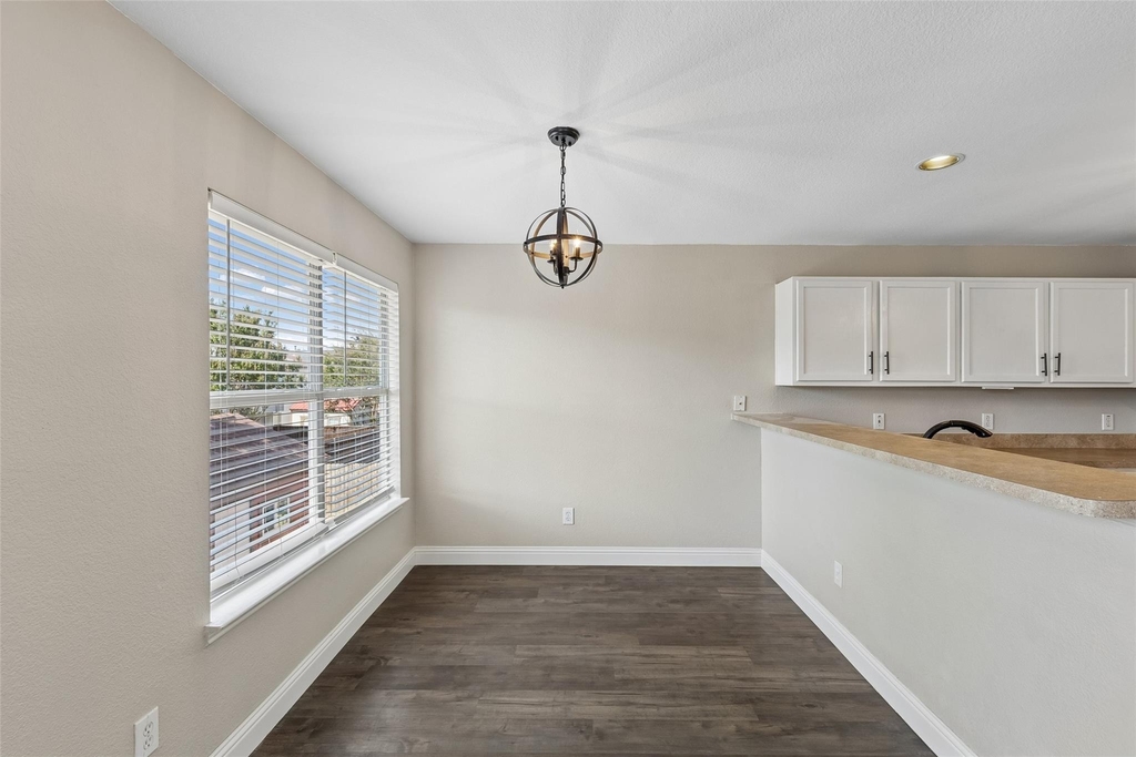 2034 Peregrine Court - Photo 9