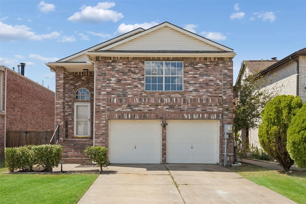 2034 Peregrine Court - Photo 0